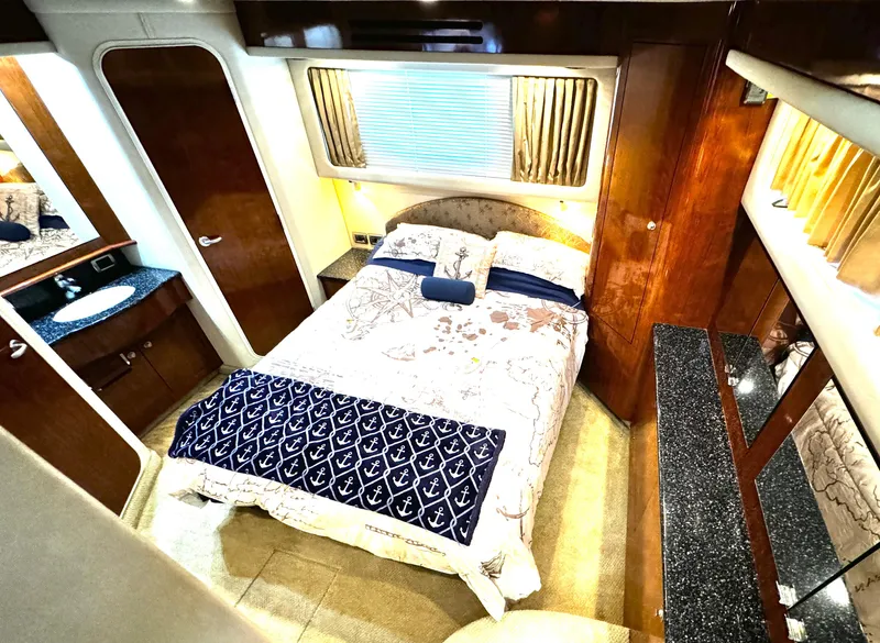 Slide: The Image of Sea Ray 390 Motor Yacht 2004 - 31