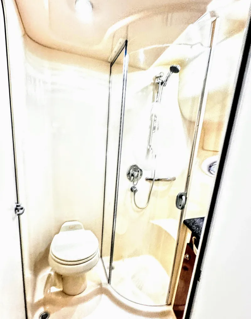 Slide: The Image of Sea Ray 390 Motor Yacht 2004 - 38