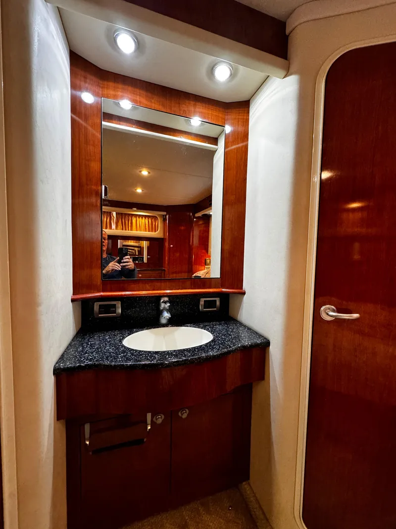 Slide: The Image of Sea Ray 390 Motor Yacht 2004 - 40