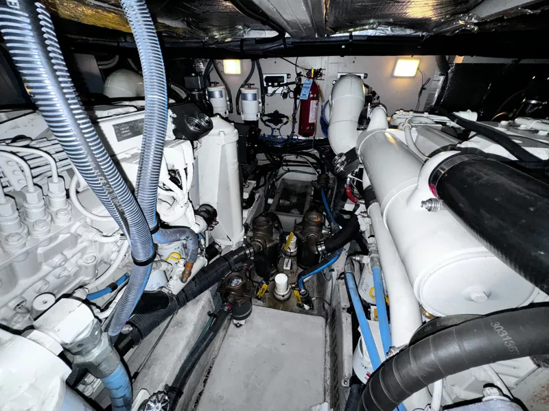 Slide: The Image of Sea Ray 390 Motor Yacht 2004 - 50