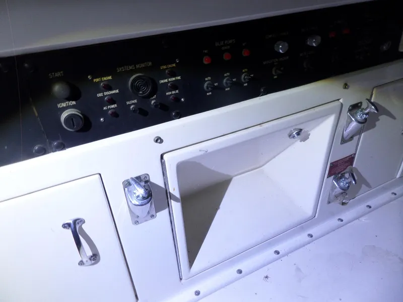 Slide: The Image of Hatteras 38 Convertible 1988 - 56