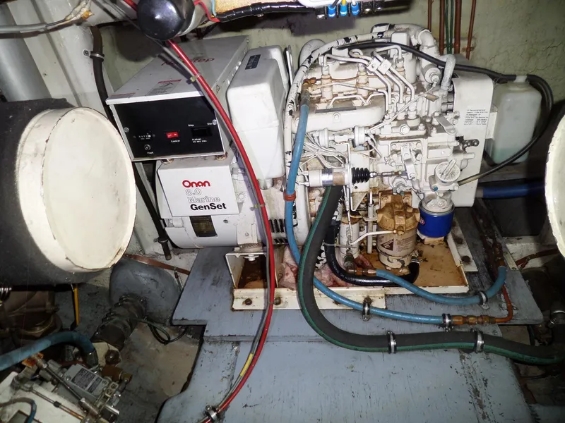 Slide: The Image of Hatteras 38 Convertible 1988 - 75