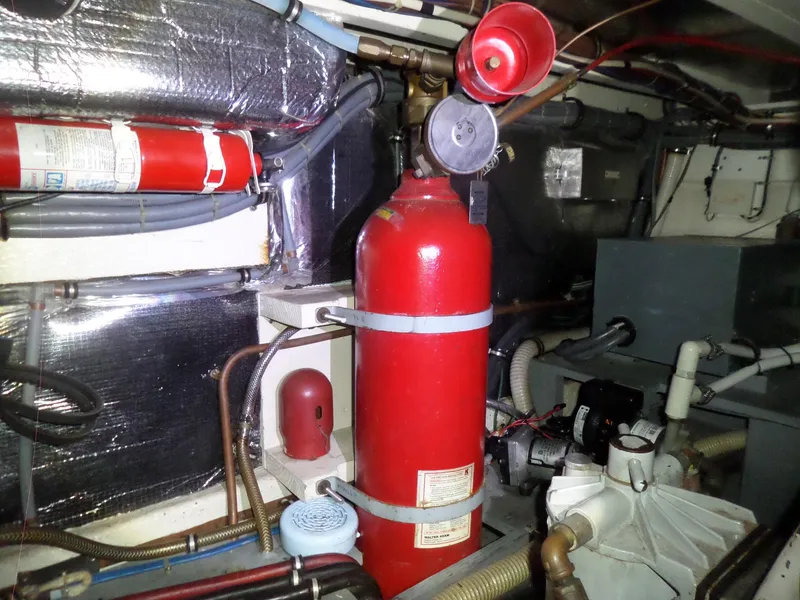 Slide: The Image of Hatteras 38 Convertible 1988 - 78