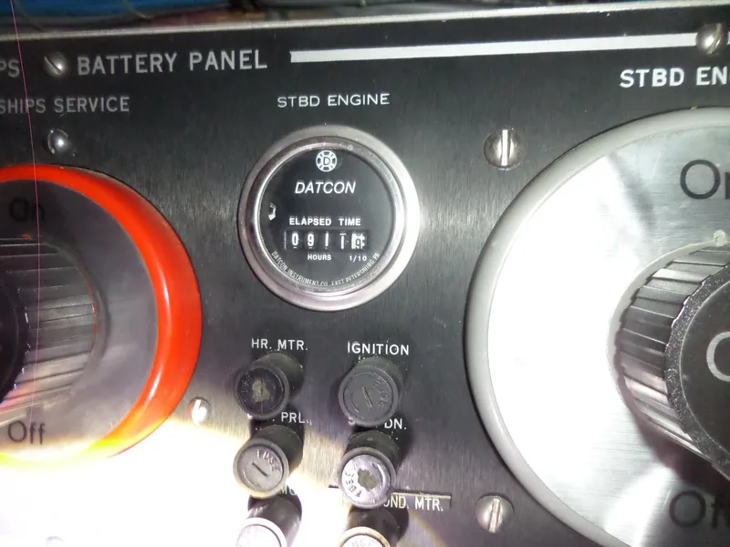 Slide: The Image of Hatteras 38 Convertible 1988 - 85