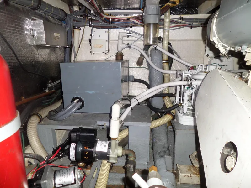 Slide: The Image of Hatteras 38 Convertible 1988 - 87