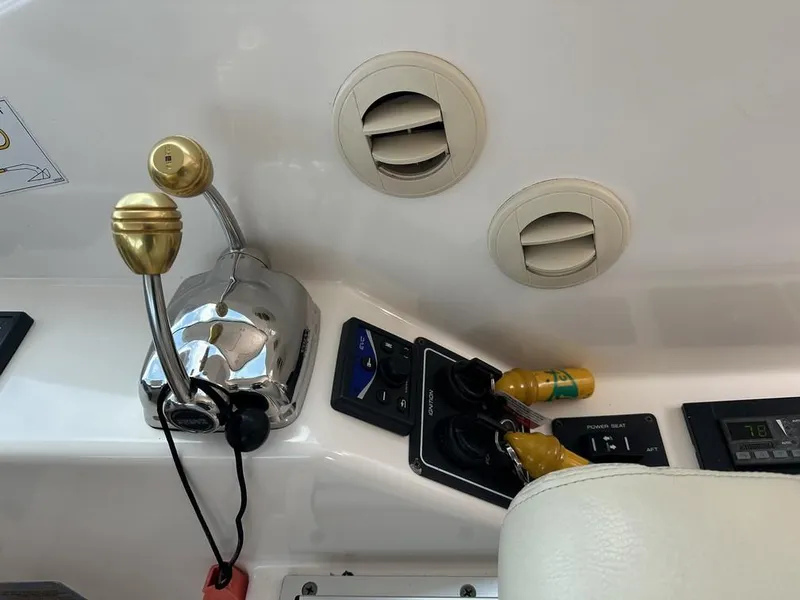 Slide: The Image of Tiara 3500 Sovran 2008 - 51