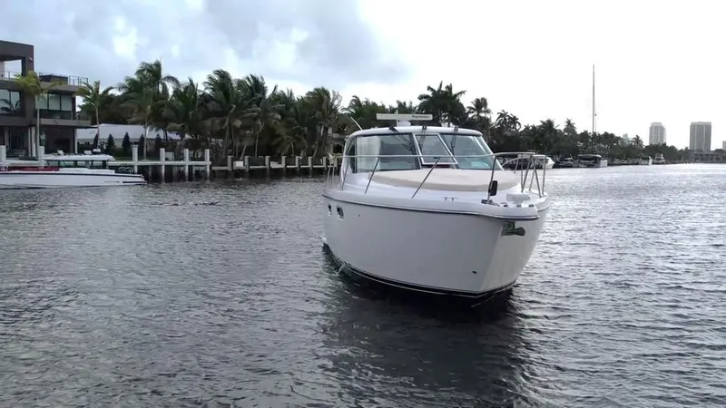 Slide: The Image of Tiara 3500 Sovran 2008 - 68