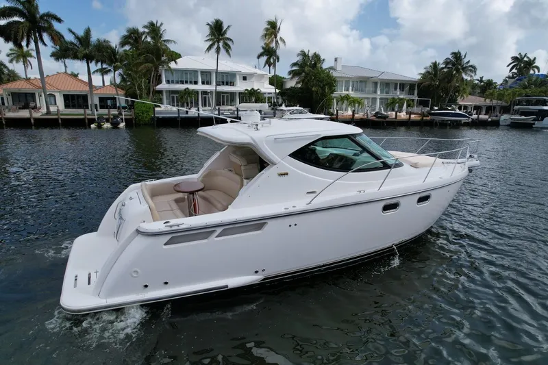 Slide: The Image of Tiara 3500 Sovran 2008 - 74