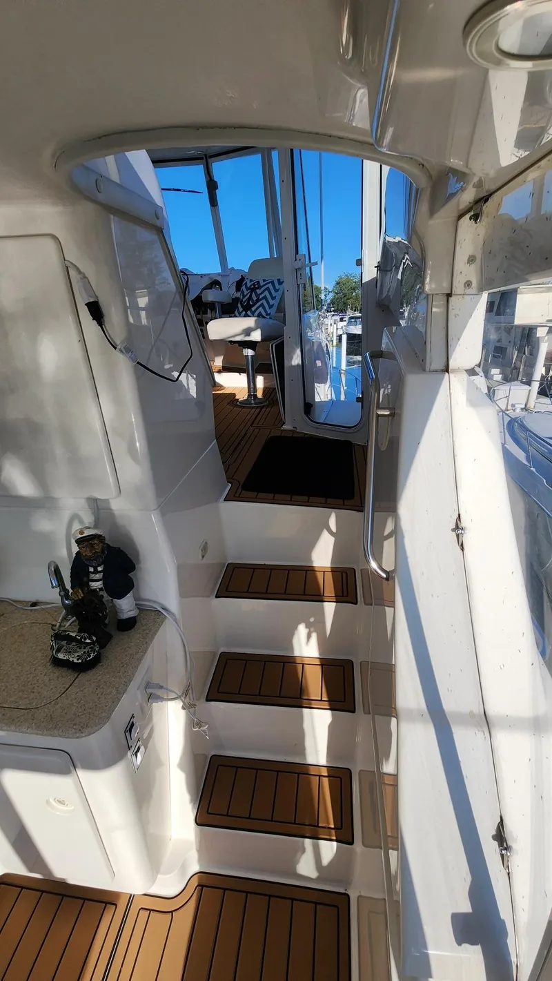 Slide: The Image of Silverton 453 Motor Yacht 2001 - 60