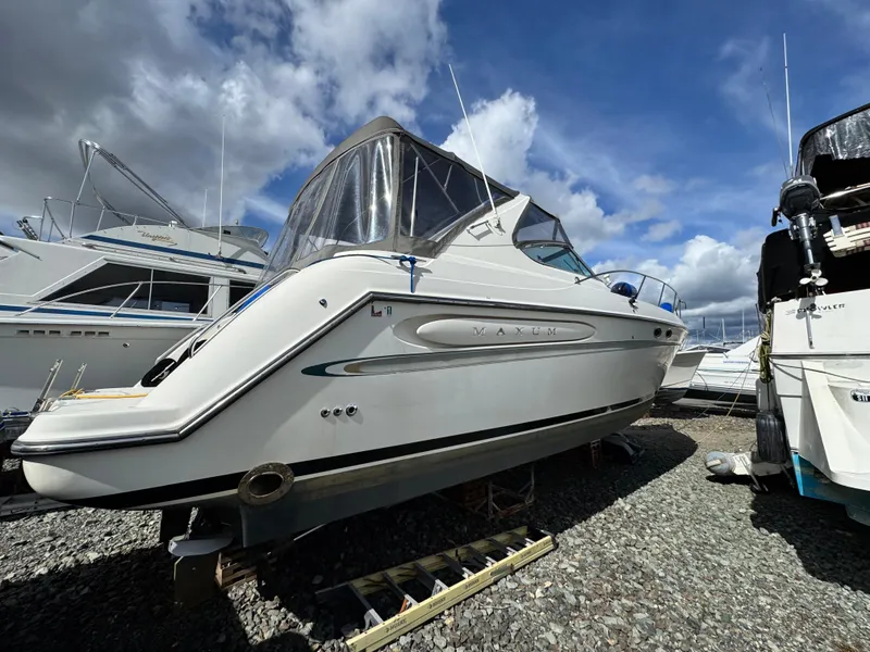 Slide: The Image of Maxum 3900 SCR 1996 - 0