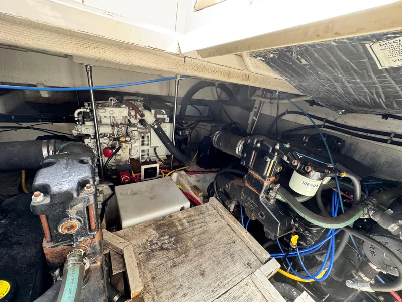 Slide: The Image of Maxum 3900 SCR 1996 - 19