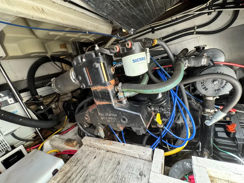 Slide: The Image of Maxum 3900 SCR 1996 - 22