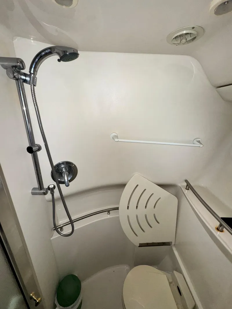 Slide: The Image of Maxum 3900 SCR 1996 - 32