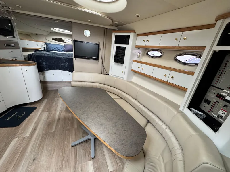 Slide: The Image of Maxum 3900 SCR 1996 - 35