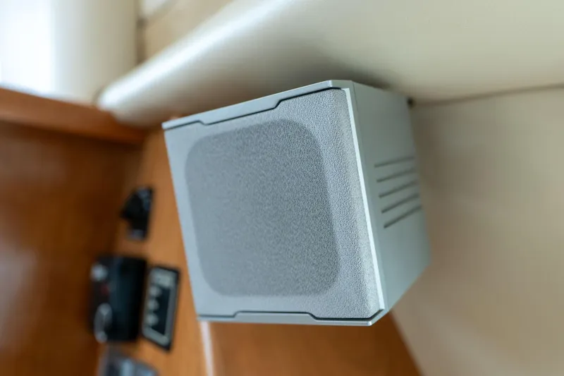 Slide: The Image of Meridian 490 Pilothouse 2003 - 105