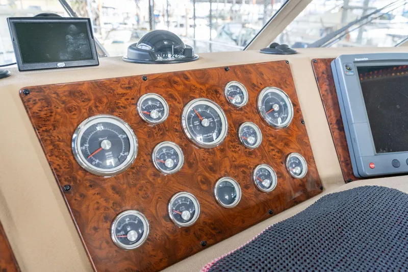 Slide: The Image of Meridian 490 Pilothouse 2003 - 112