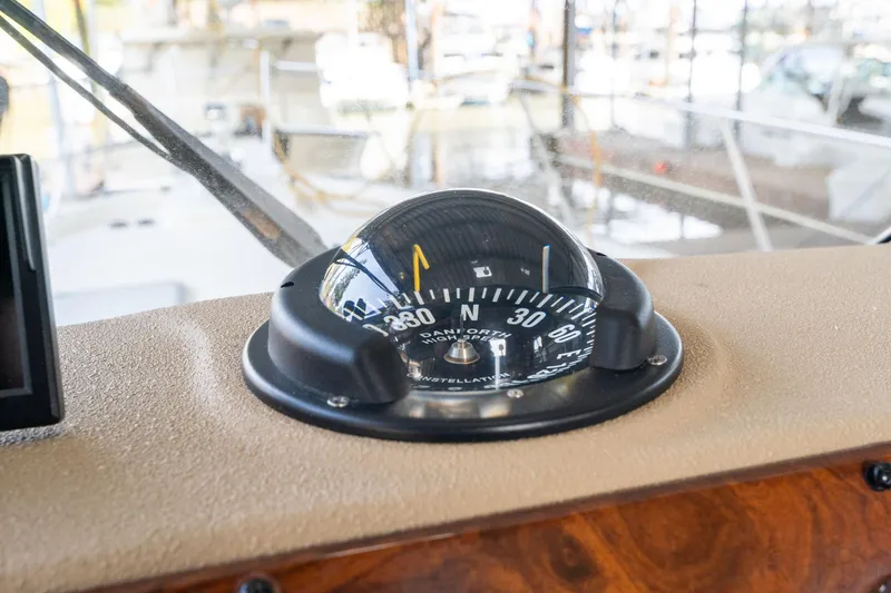 Slide: The Image of Meridian 490 Pilothouse 2003 - 113