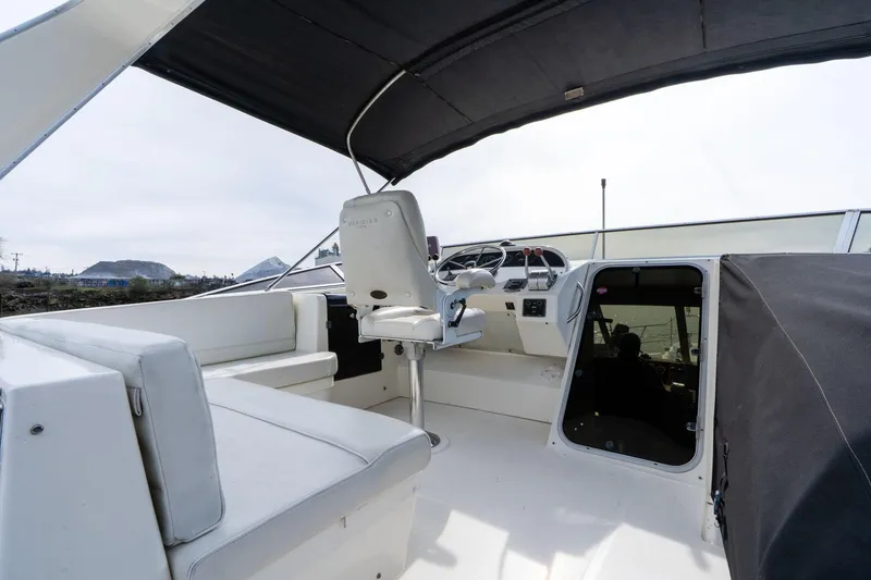 Slide: The Image of Meridian 490 Pilothouse 2003 - 52