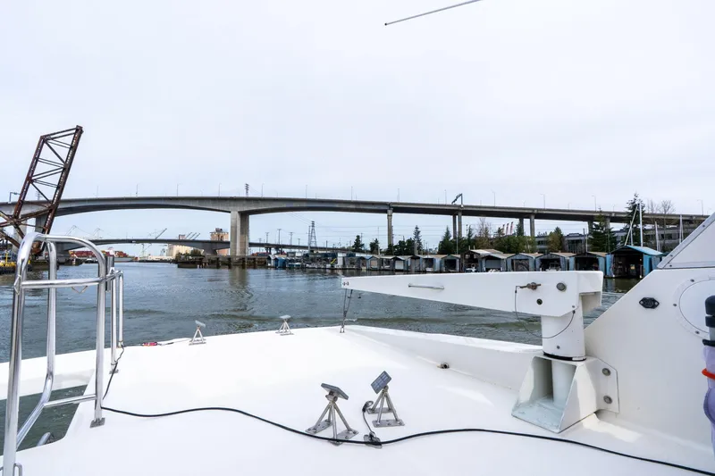 Slide: The Image of Meridian 490 Pilothouse 2003 - 64