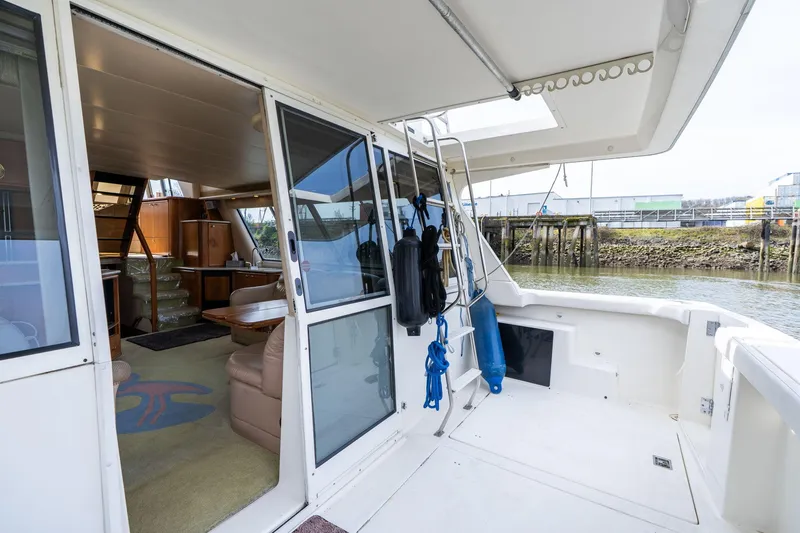 Slide: The Image of Meridian 490 Pilothouse 2003 - 65