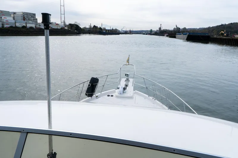 Slide: The Image of Meridian 490 Pilothouse 2003 - 66