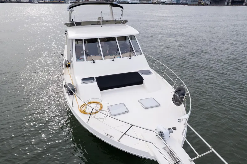 Slide: The Image of Meridian 490 Pilothouse 2003 - 70