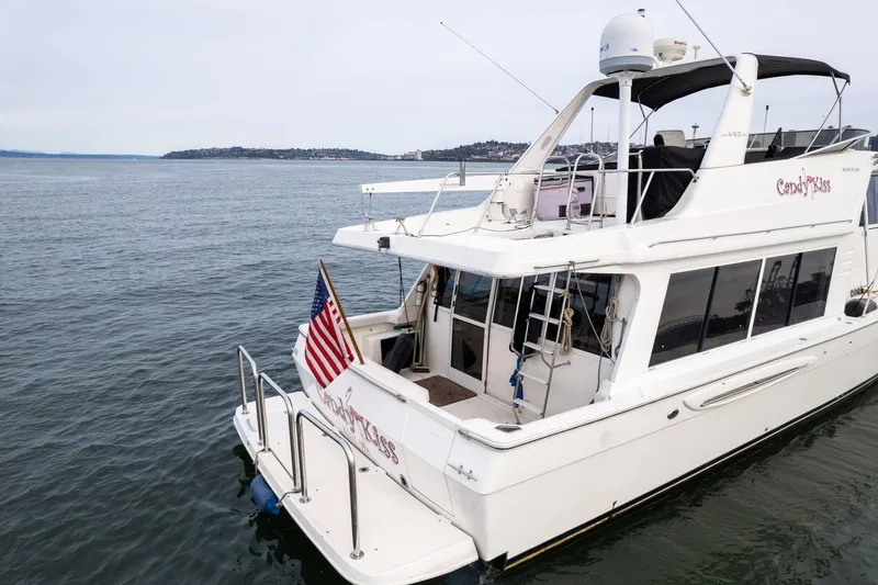 Slide: The Image of Meridian 490 Pilothouse 2003 - 72