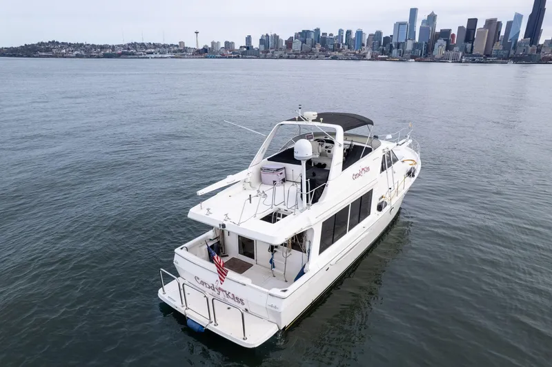 Slide: The Image of Meridian 490 Pilothouse 2003 - 75