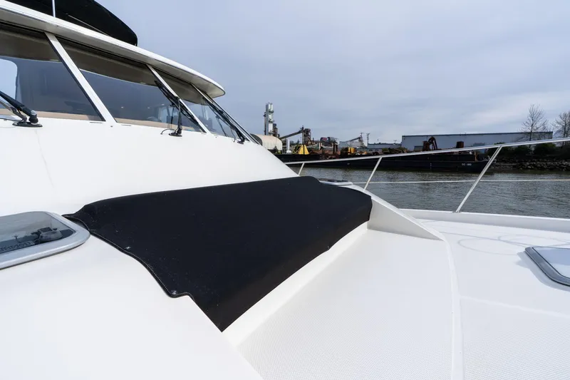 Slide: The Image of Meridian 490 Pilothouse 2003 - 87