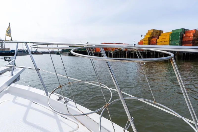 Slide: The Image of Meridian 490 Pilothouse 2003 - 88