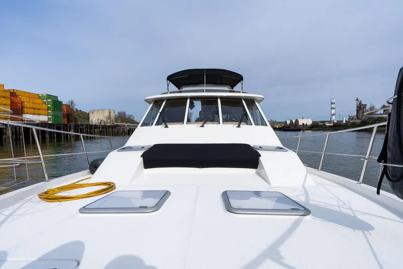 Slide: The Image of Meridian 490 Pilothouse 2003 - 91