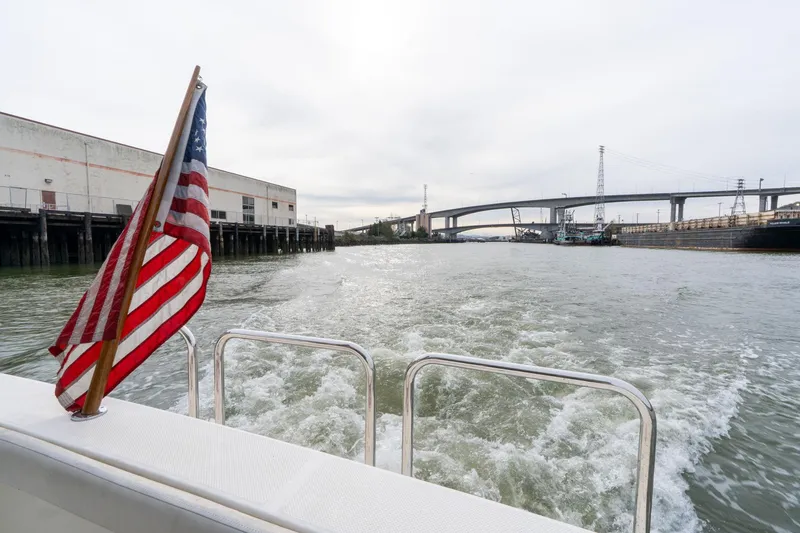 Slide: The Image of Meridian 490 Pilothouse 2003 - 97