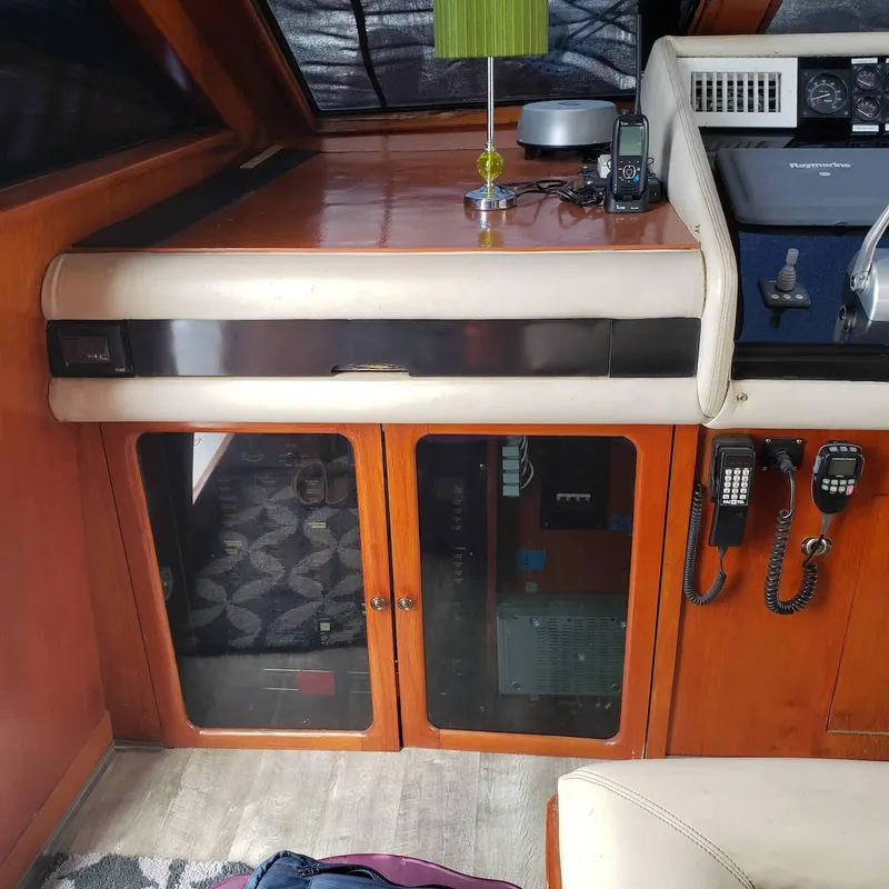 Slide: The Image of Viking 55 Motoryacht Walkaround 1988 - 52