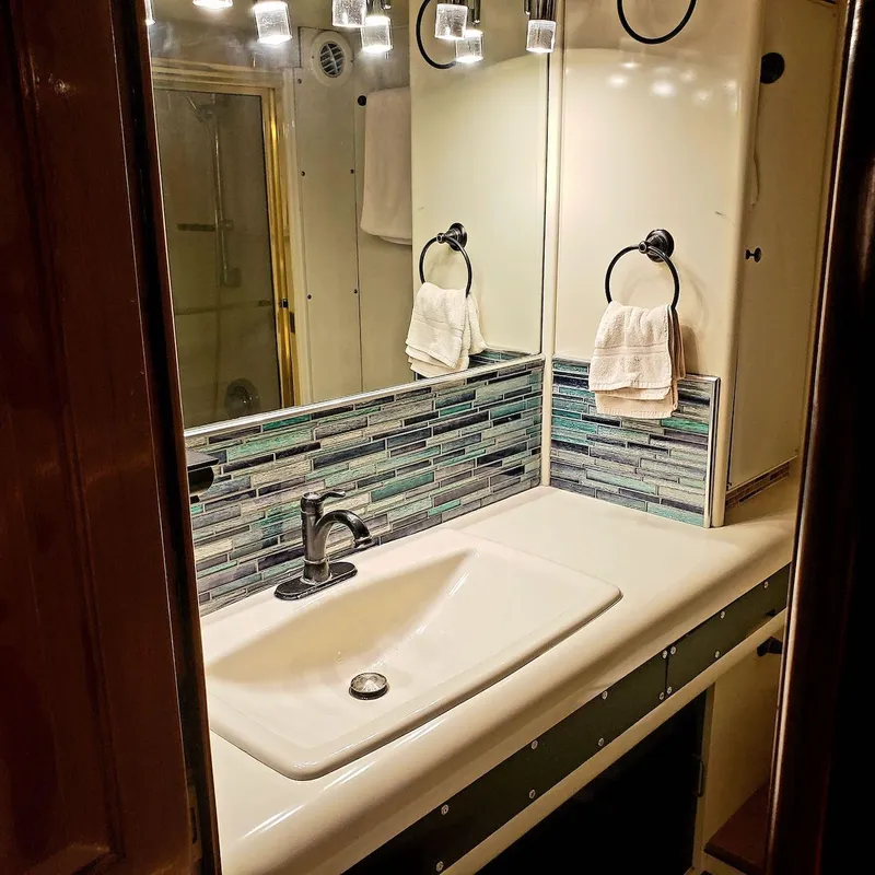 Slide: The Image of Viking 55 Motoryacht Walkaround 1988 - 55