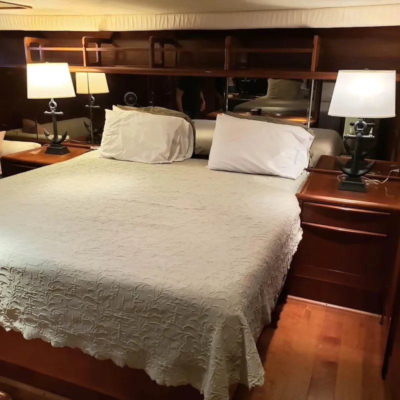 Slide: The Image of Viking 55 Motoryacht Walkaround 1988 - 64