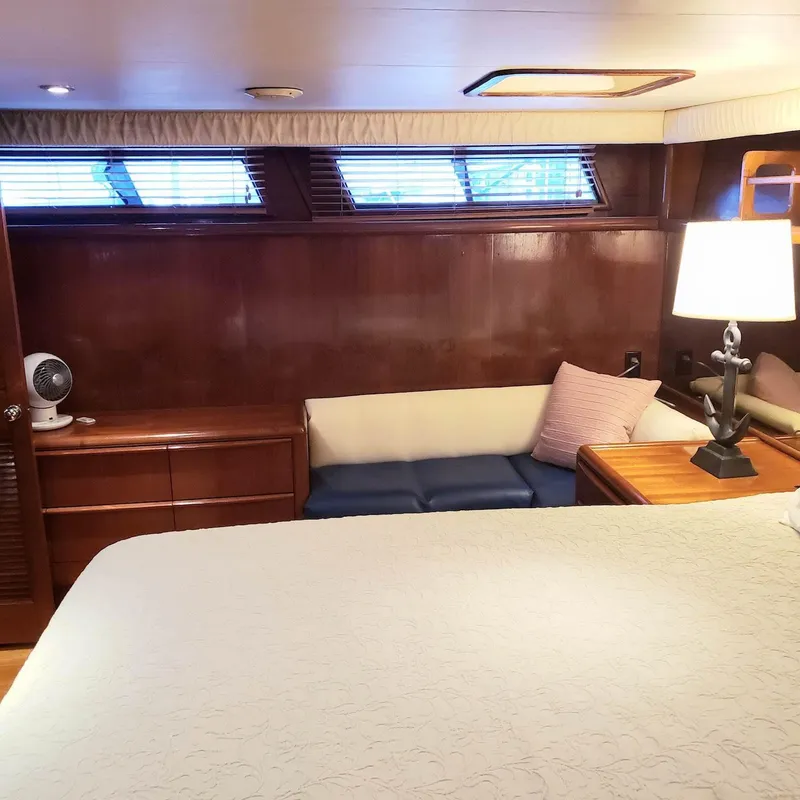 Slide: The Image of Viking 55 Motoryacht Walkaround 1988 - 66