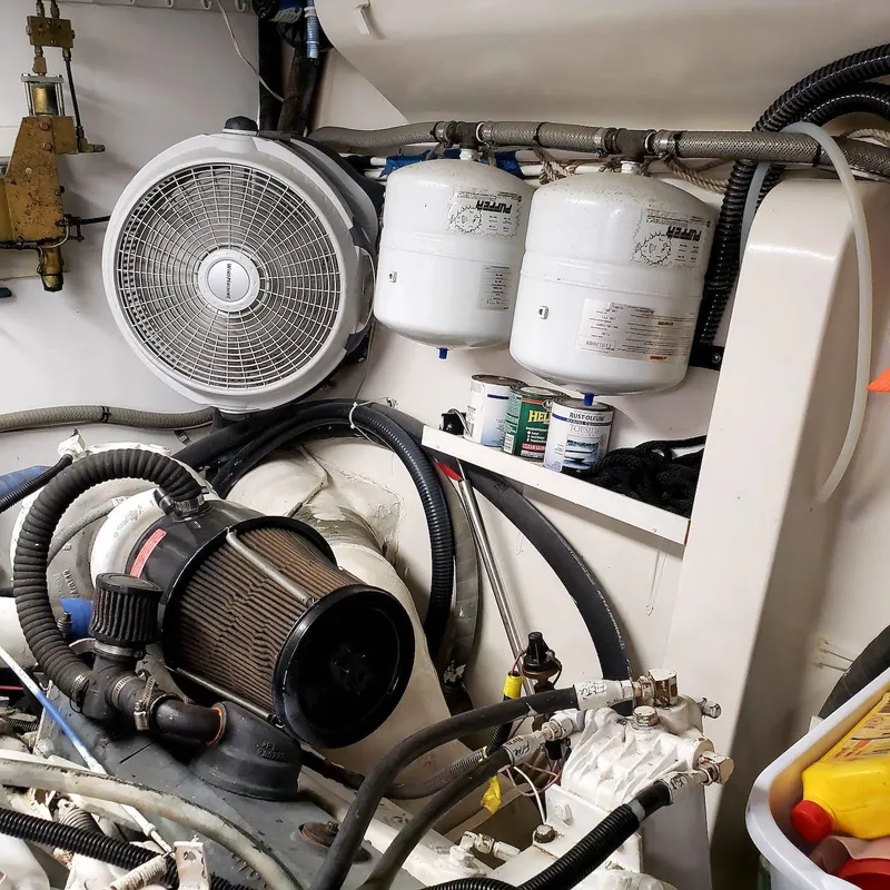 Slide: The Image of Viking 55 Motoryacht Walkaround 1988 - 77