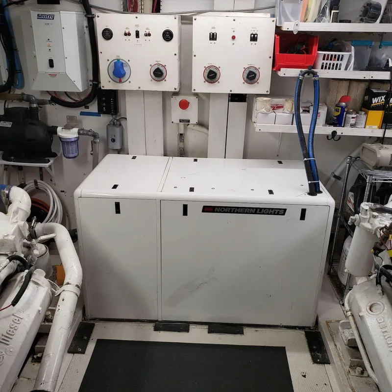 Slide: The Image of Viking 55 Motoryacht Walkaround 1988 - 79