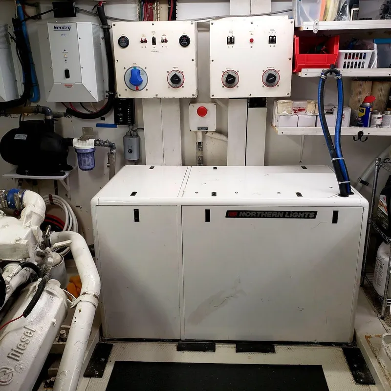 Slide: The Image of Viking 55 Motoryacht Walkaround 1988 - 80