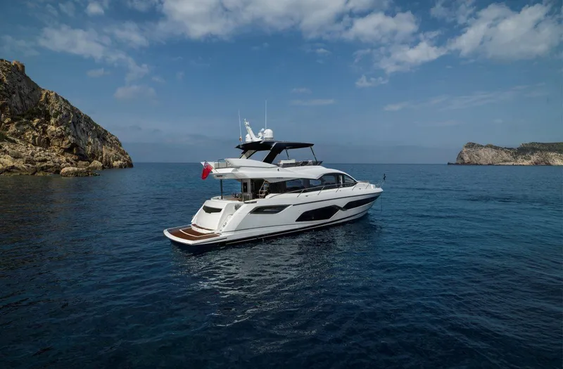 Slide: The Image of Manufacturer Provided Image: Sunseeker Manhattan 68 - 4