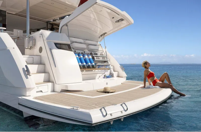 Slide: The Image of Manufacturer Provided Image: Sunseeker Manhattan 68 - 6