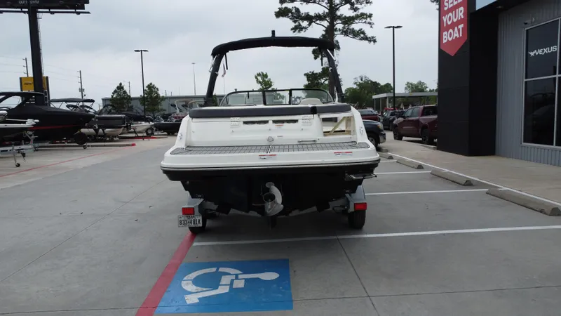 Slide: The Image of Bayliner VR6 2021 - 10