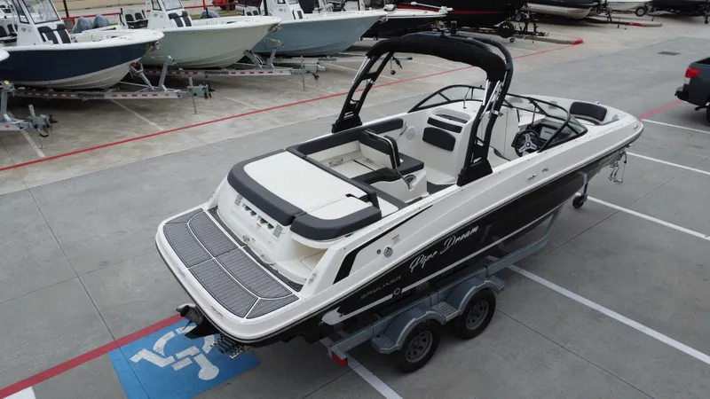 Slide: The Image of Bayliner VR6 2021 - 12