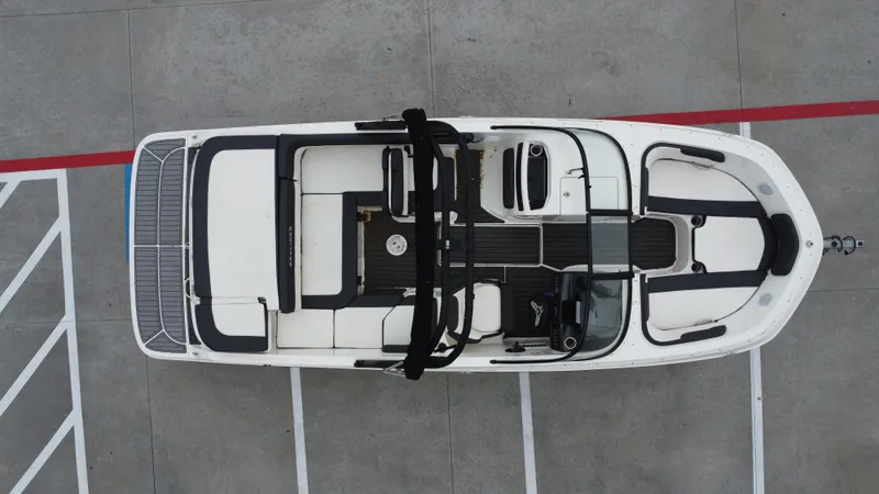 Slide: The Image of Bayliner VR6 2021 - 20