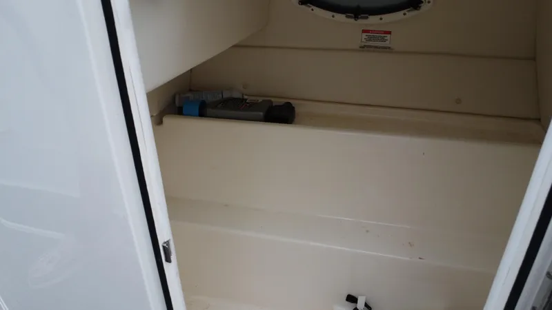 Slide: The Image of Bayliner VR6 2021 - 29