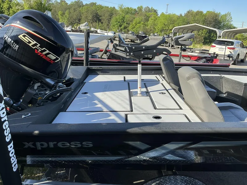 Slide: The Image of Xpress Hyper-Lift Series H18 CRAPPIE MODEL 2025 - 10