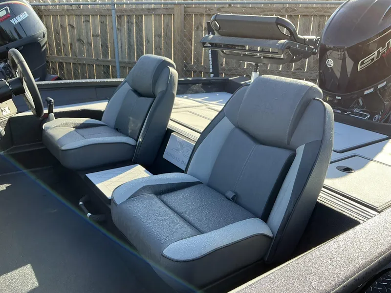 Slide: The Image of Xpress Hyper-Lift Series H18 CRAPPIE MODEL 2025 - 4