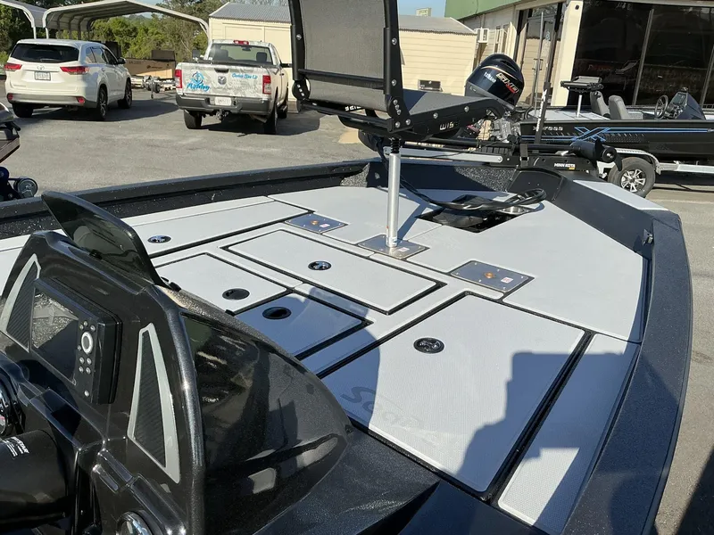 Slide: The Image of Xpress Hyper-Lift Series H18 CRAPPIE MODEL 2025 - 6