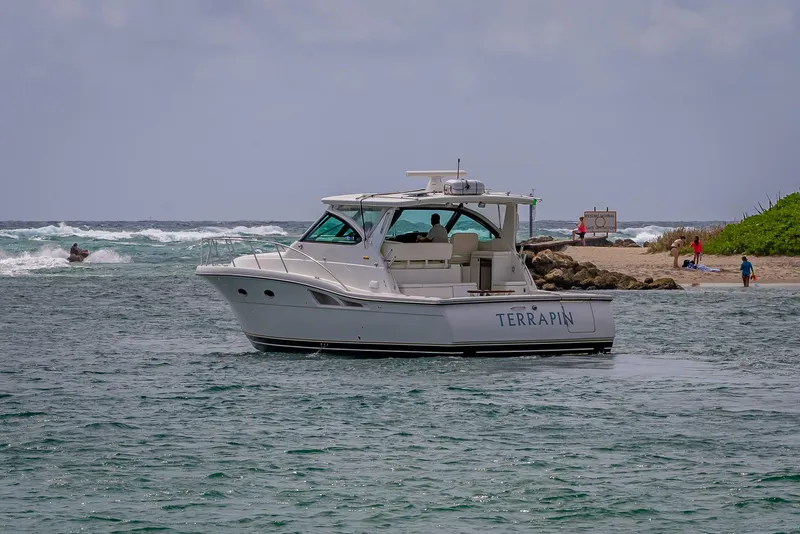 Slide: The Image of Tiara 4200 Open 2005 - 54