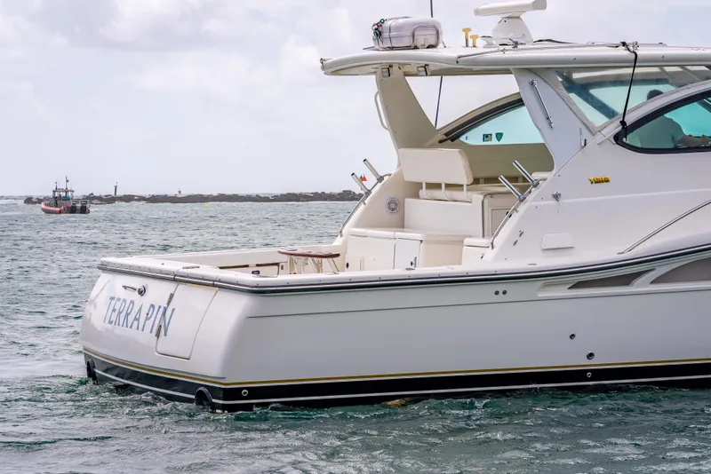 Slide: The Image of Tiara 4200 Open 2005 - 57